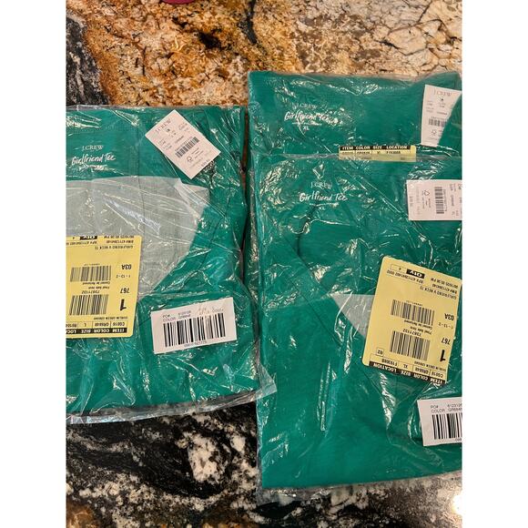 NWT J. Crew Dublin Kelly Green Short Sleeve V-Neck Girlfriend Tee - - Picture 7 of 7